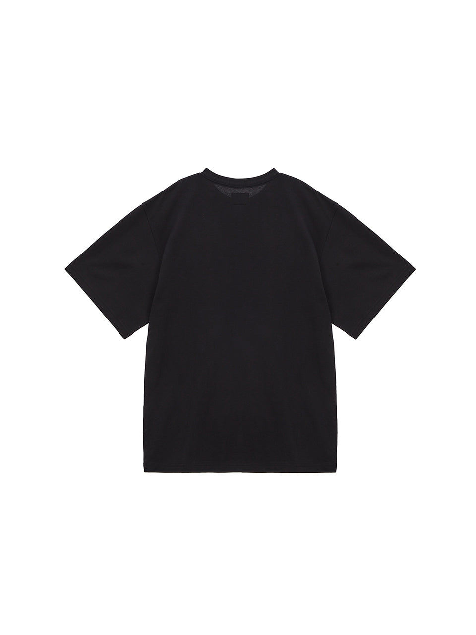 Áo oversize nữ với cổ tròn, tay ngắn và thêu logo độc đáo.