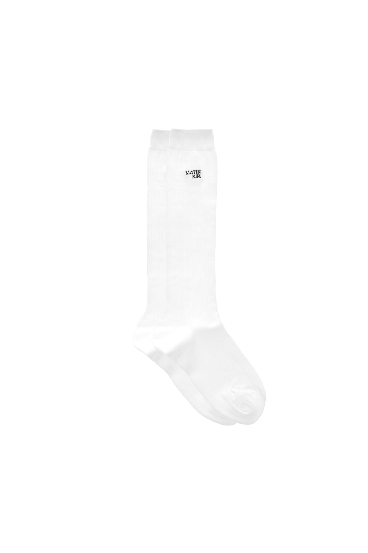 Tất cổ trung với logo thêu tinh tế và chất liệu cotton mềm mại.