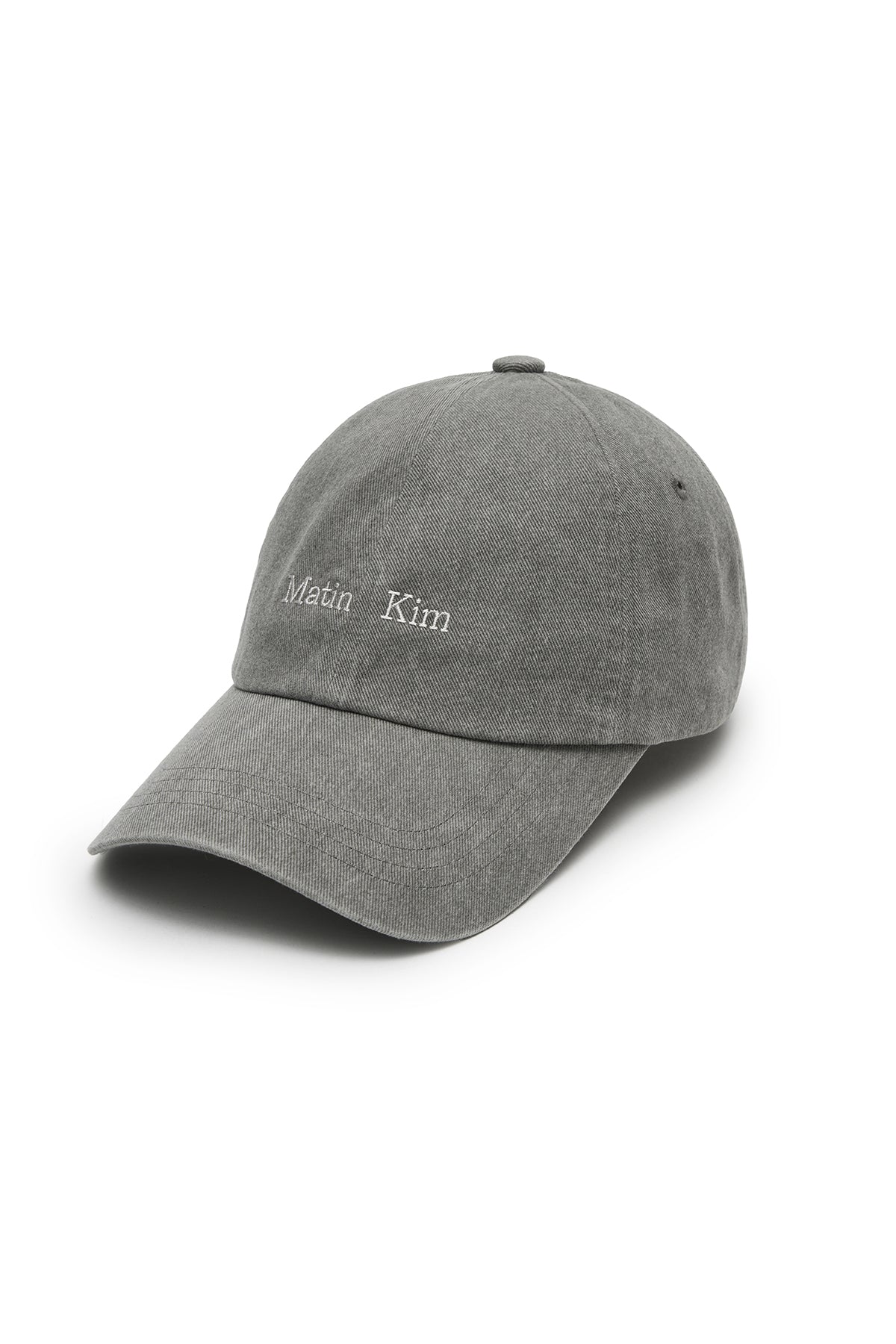 Mũ baseball unisex với thiết kế 6 mảnh và logo thêu.