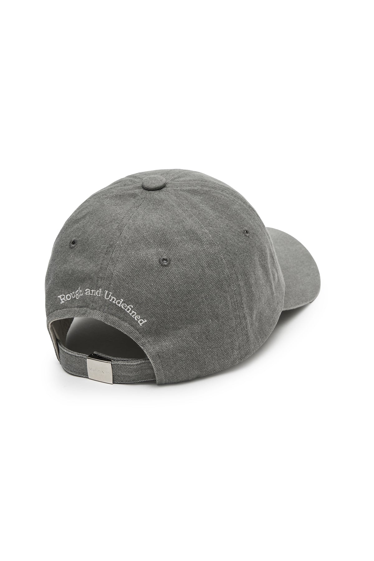 Mũ baseball unisex với thiết kế 6 mảnh và logo thêu.
