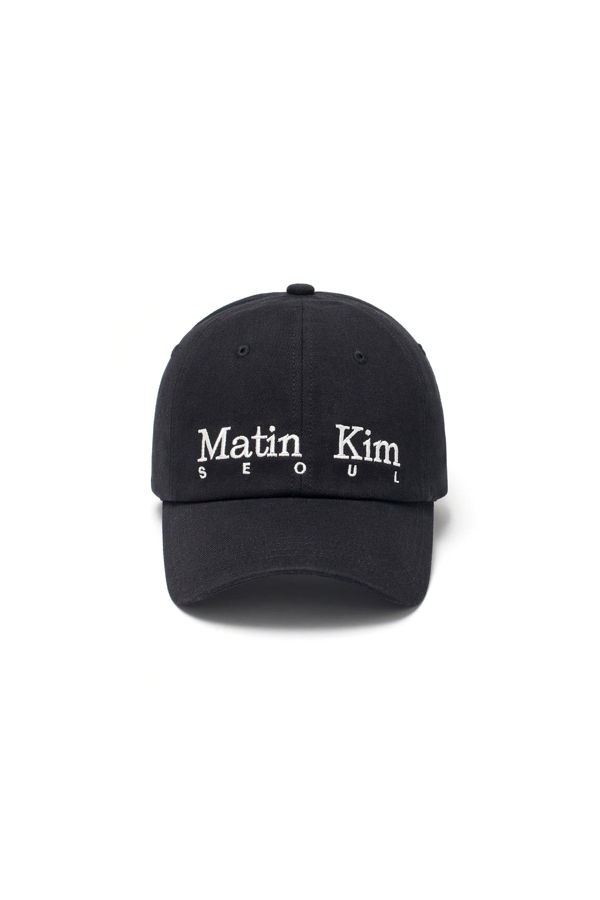 Mũ bóng chày với thiết kế hiện đại, thêu logo độc đáo và phom dáng dễ điều chỉnh.