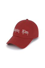 Mũ cứng với thiết kế hiện đại và logo thêu nổi bật.