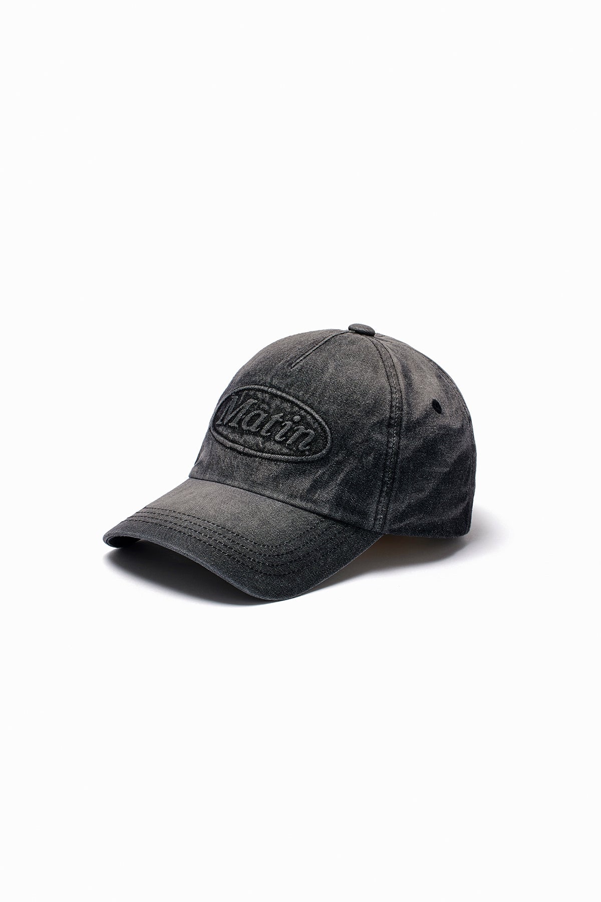 Mũ denim unisex với thiết kế 6 mảnh và hiệu ứng giặt bạc.