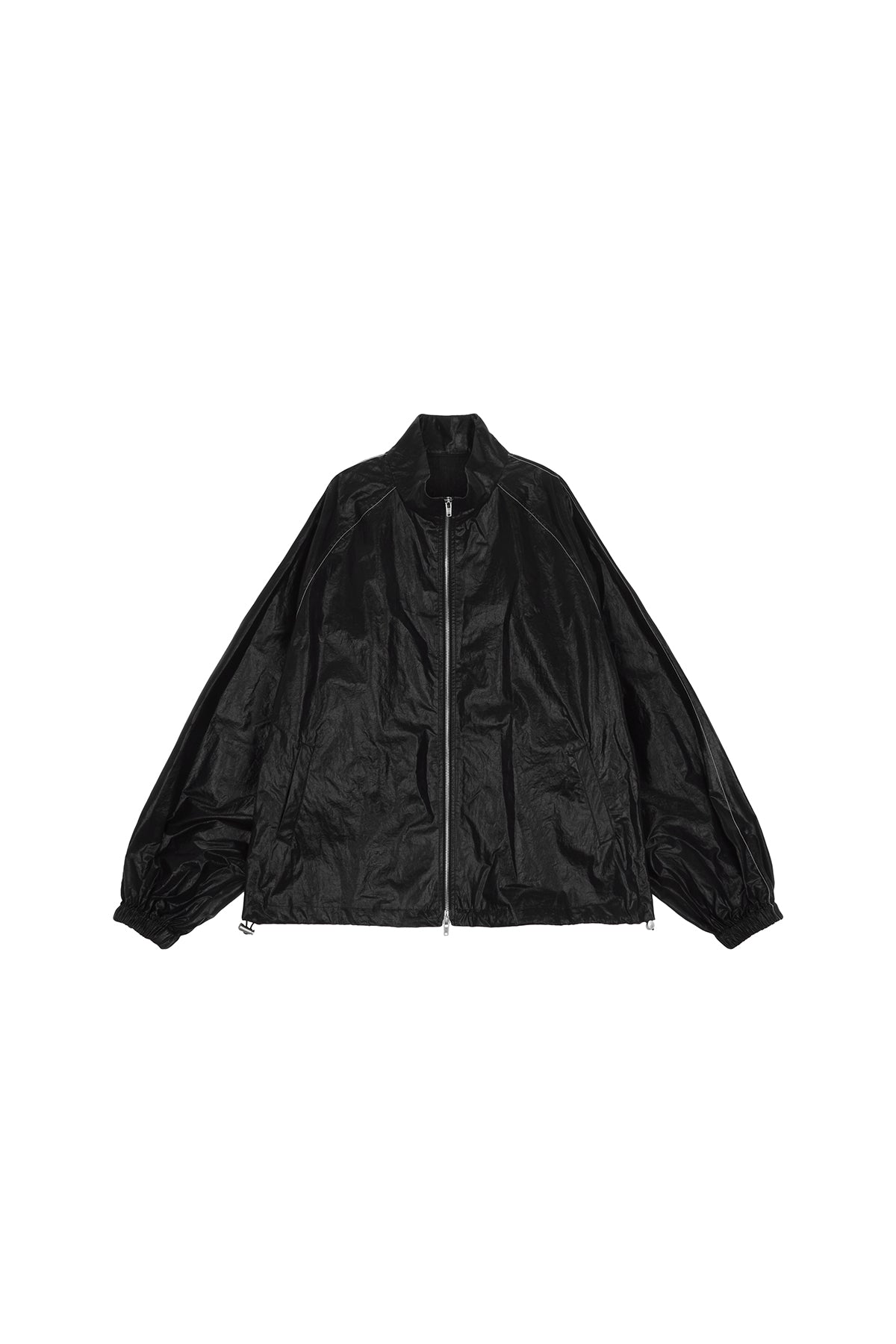 Áo khoác nữ oversize với logo Matin Kim, cổ áo thẳng, tay dài và thiết kế tinh tế.