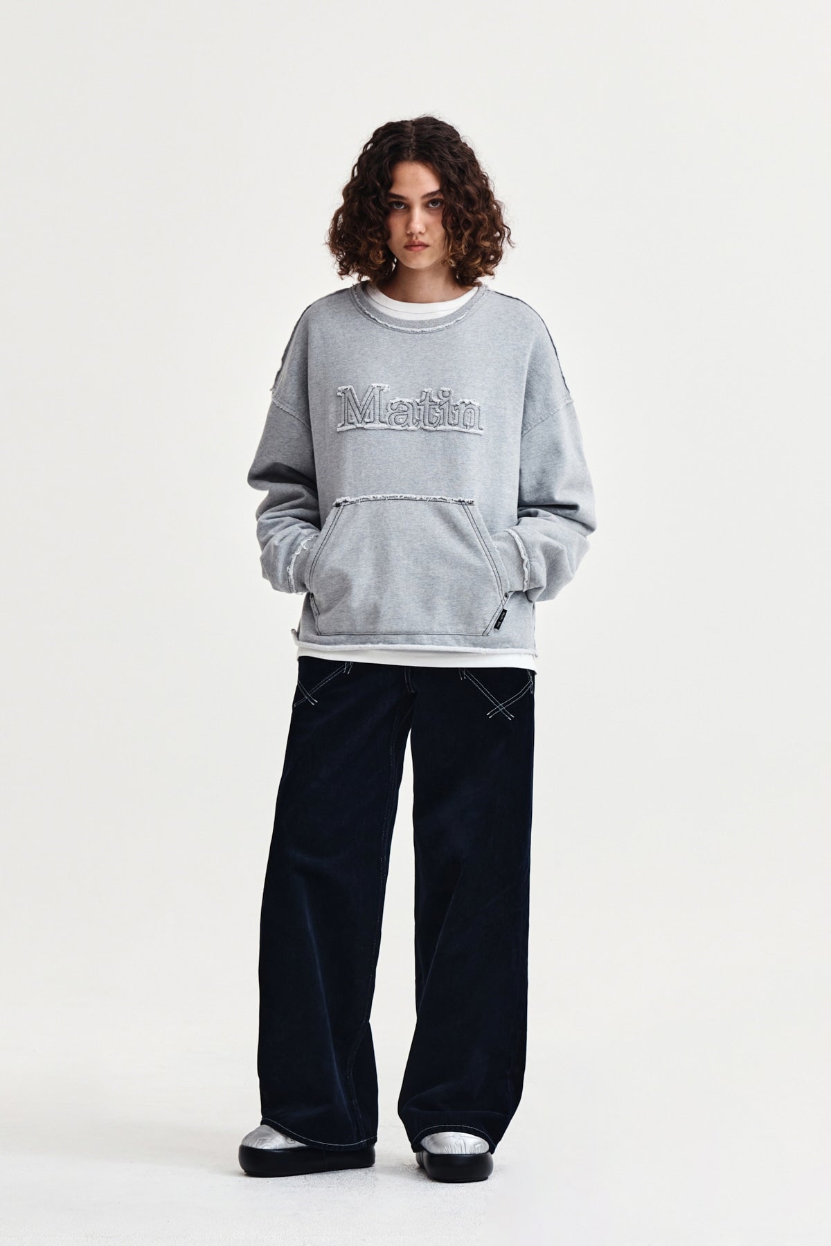 Áo Thời Trang Nữ Matin Kim Raw Cut Applique Sweatshirt - Grey