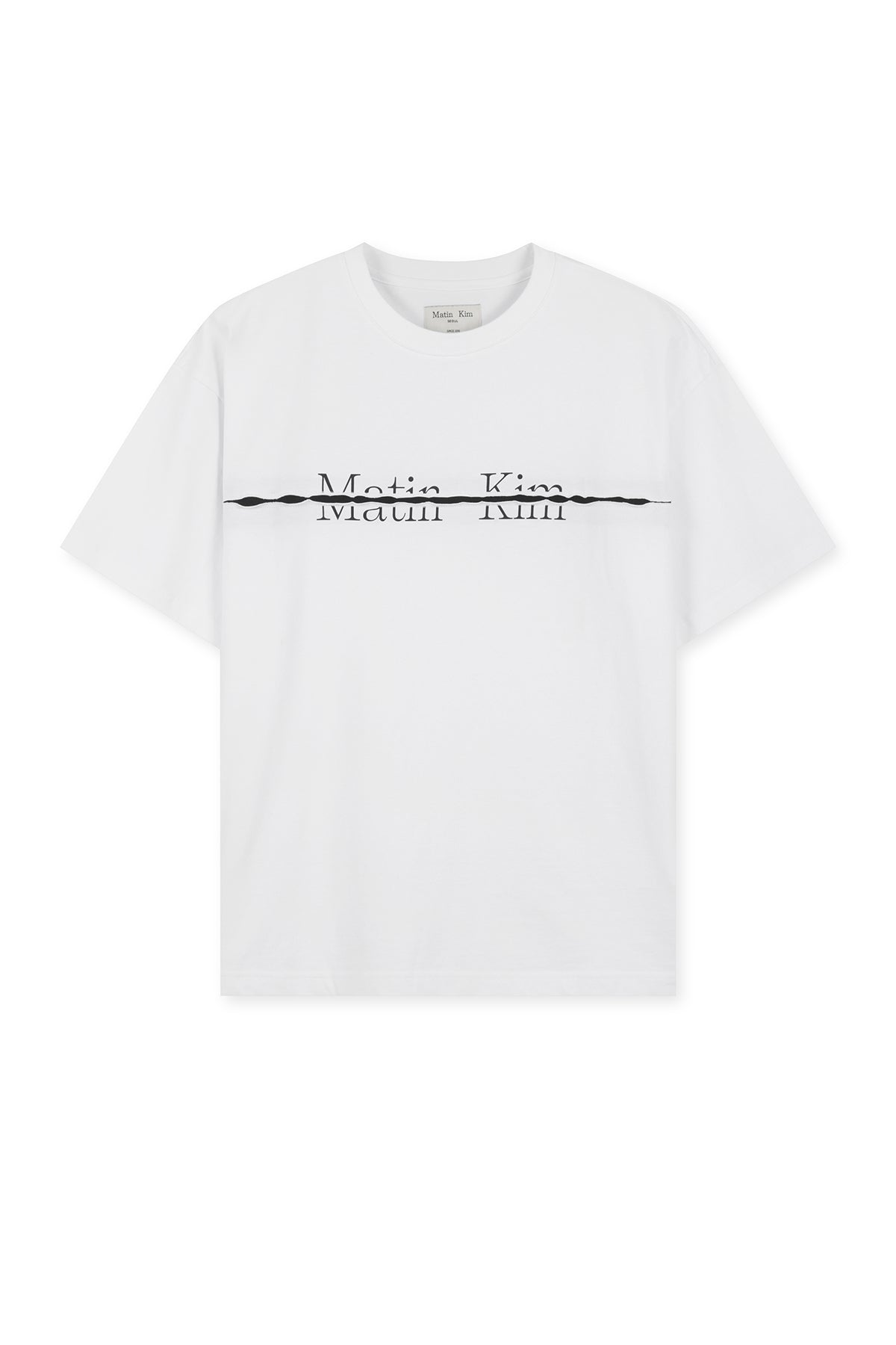 Áo top unisex với thiết kế cổ tròn và logo nổi bật.