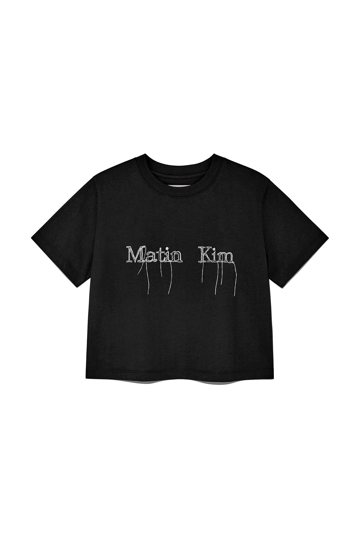 Áo phông nữ cropped với logo Matin Kim, thiết kế hiện đại, đường may chi tiết, tay ngắn ôm sát.