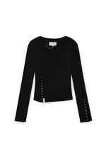 Áo blouse nữ slim fit với chi tiết nút bấm ẩn và cổ tròn, phong cách hiện đại.