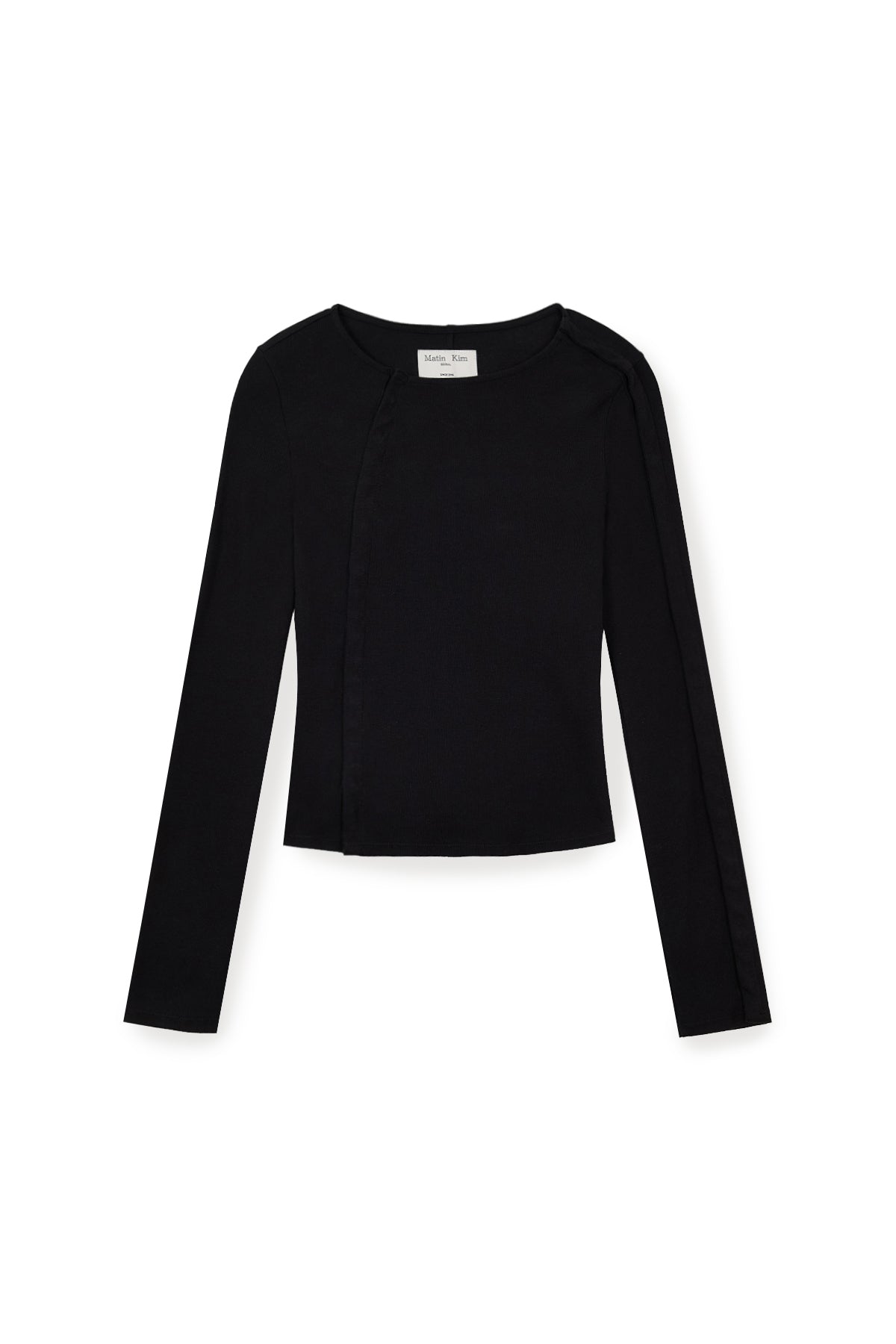 Áo blouse nữ slim fit với chi tiết nút bấm ẩn và cổ tròn, phong cách hiện đại.