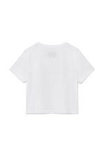 Áo thời trang cropped nữ với họa tiết logo in, cổ tròn và tay ráp.