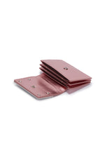 Phụ kiện ví unisex Matin Kim Accordion Wallet màu Indianpink, dáng định hình, bề mặt ánh kim và tem logo kim loại