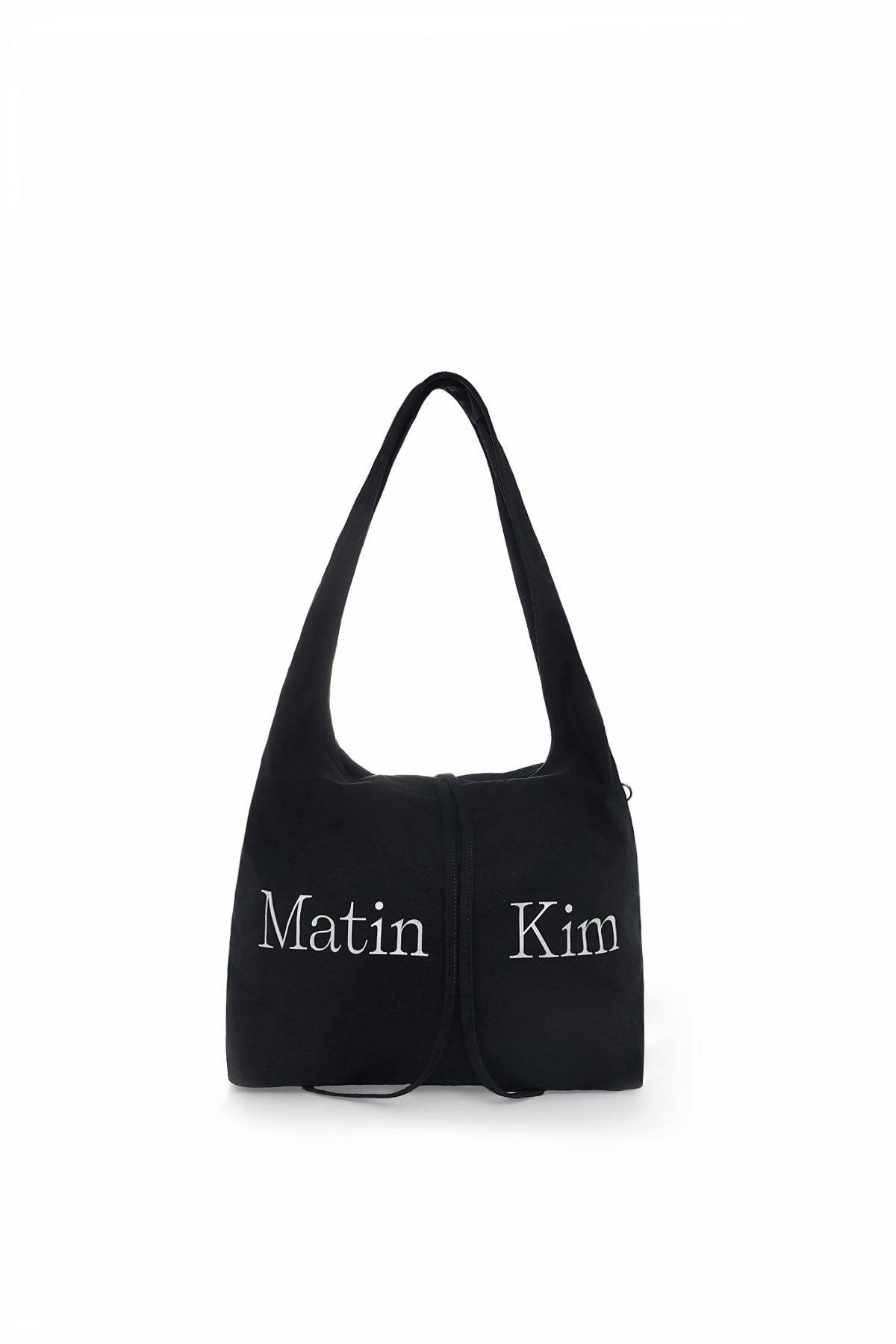 Túi tote nữ với đường may nổi rõ và logo Matin Kim, màu đen sang trọng.