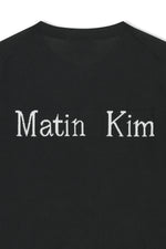 Áo khoác nam với logo Matin Kim, đường may nổi bật và thiết kế hiện đại.