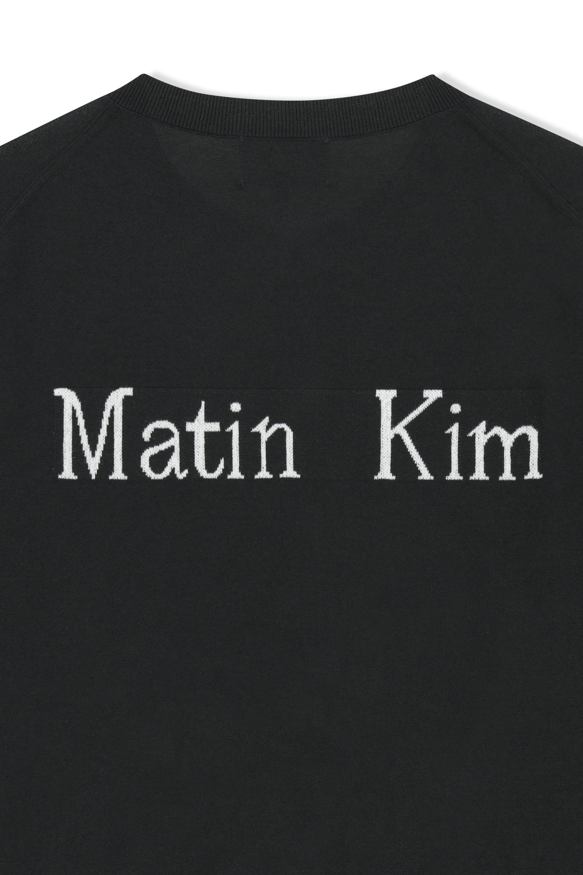 Áo khoác nam với logo Matin Kim, đường may nổi bật và thiết kế hiện đại.