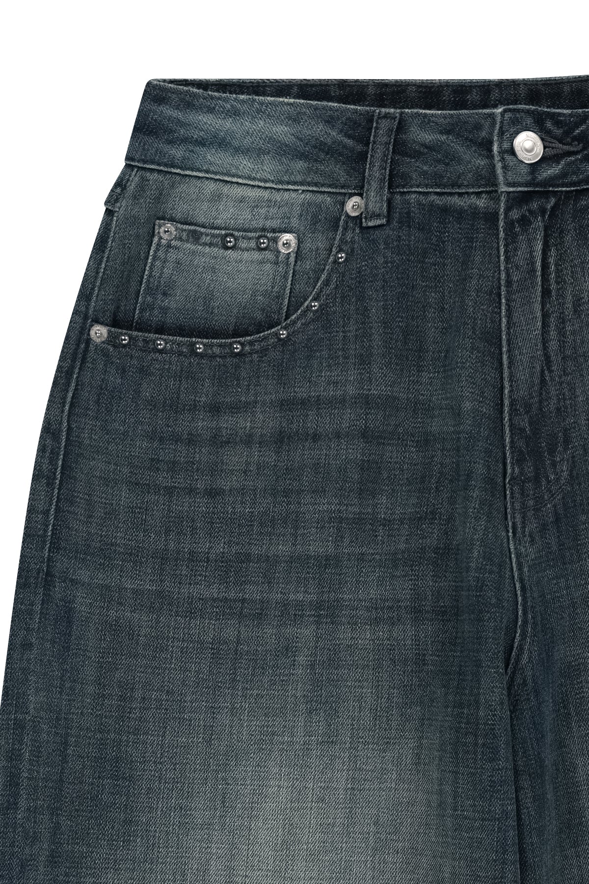 Quần denim nữ có thiết kế sờn rách, ống rộng và thoáng khí, lý tưởng cho phong cách năng động.