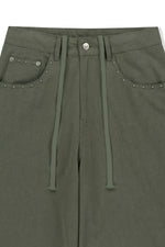 Quần denim nữ baggy khaki với cạp cao và 5 túi tiện lợi.