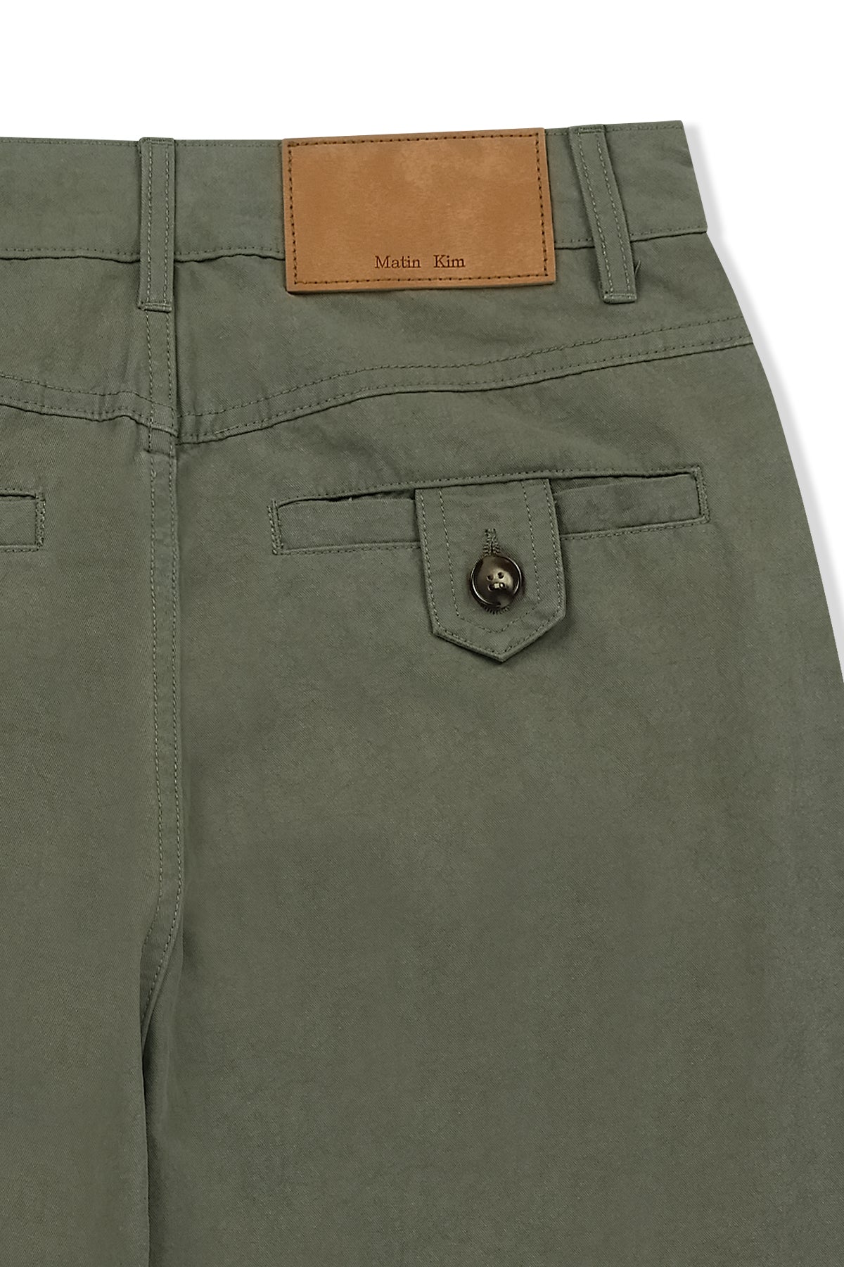 Quần denim nữ baggy khaki với cạp cao và 5 túi tiện lợi.