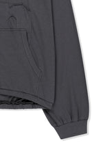 Áo khoác nữ với thiết kế hiện đại, logo Matin Kim thêu, chất liệu cotton mềm mại, và túi kangaroo tiện lợi.