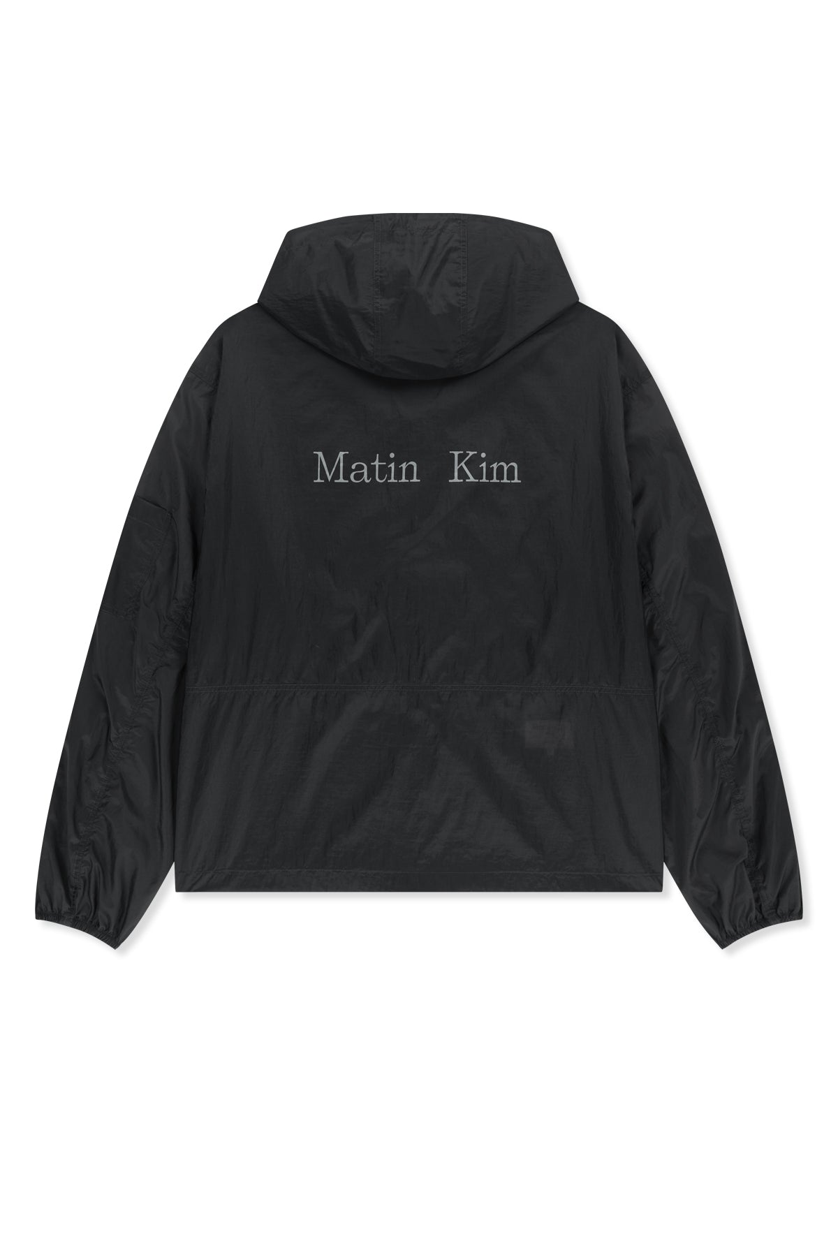 Áo khoác nam chống gió với thiết kế hiện đại và logo Matin Kim.