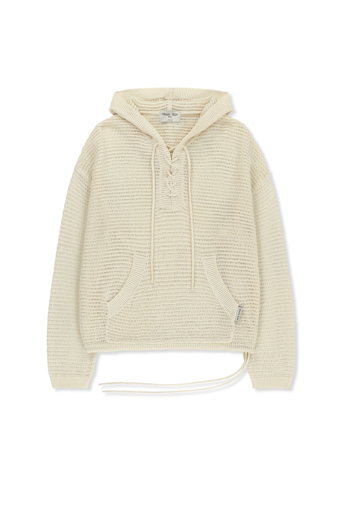 Áo khoác nữ oversized với thiết kế thoáng khí, tay dài và cổ áo mũ trùm, phù hợp cho thời tiết ấm.