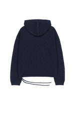 Áo khoác nữ oversized với mũ trùm và túi kangaroo, thiết kế hiện đại và thoáng khí.