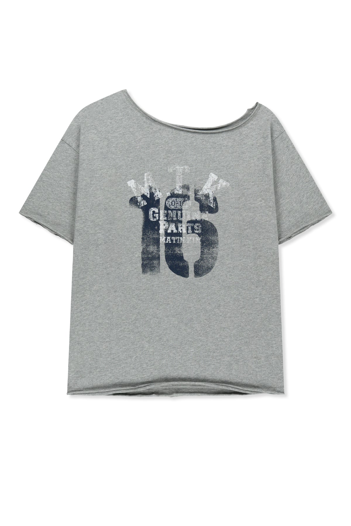 Áo oversize nữ với họa tiết in graphic và thiết kế bất đối xứng.