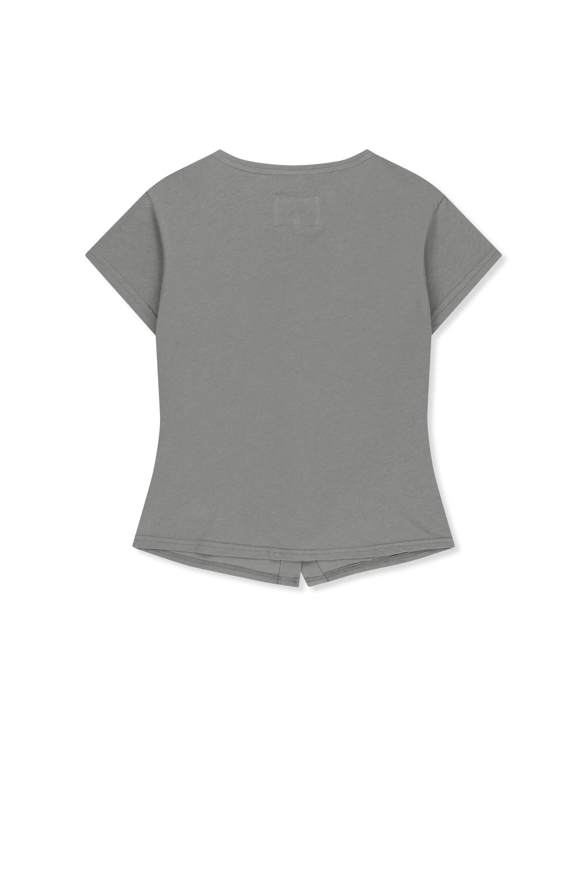 Áo blouse nữ với chi tiết nhún rút và cổ chữ V, thiết kế tay ráp, phù hợp với phong cách hiện đại.