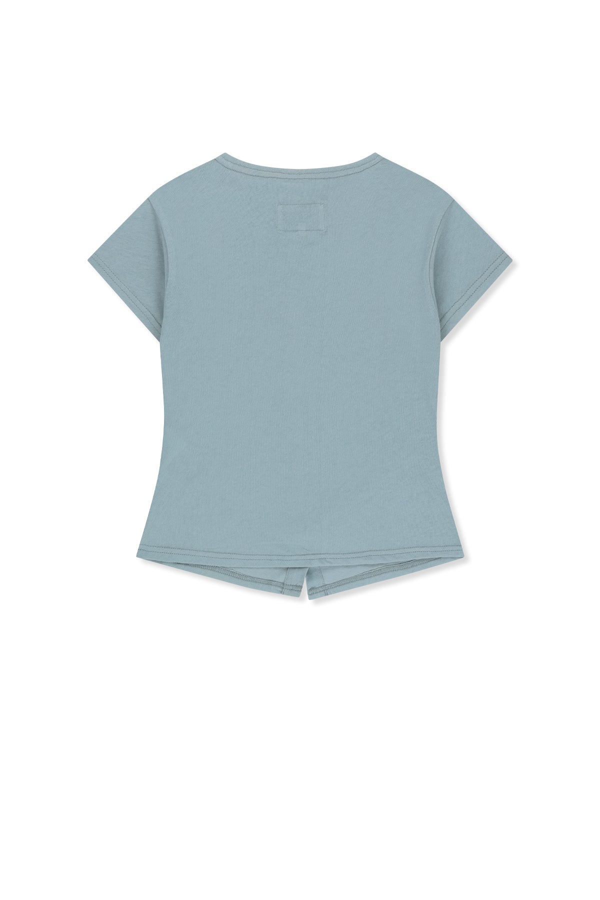 Áo blouse nữ cổ bẻ, tay ngắn, có nút, chi tiết nhún rút, màu xanh nhạt.