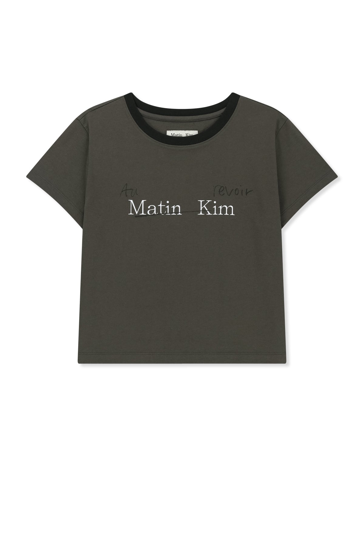 Áo cropped nữ với cổ tròn, tay ngắn và logo Matin Kim, chất liệu cotton mềm mại.