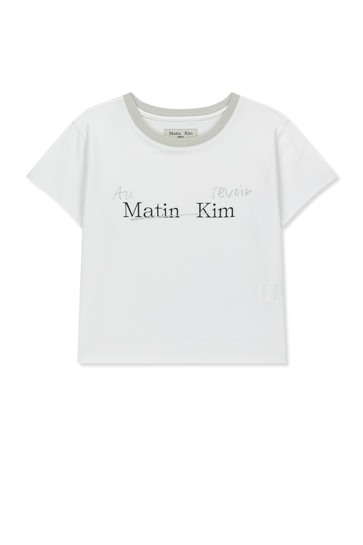 Áo cropped nữ với cổ tròn, tay ngắn và logo Matin Kim nổi bật.