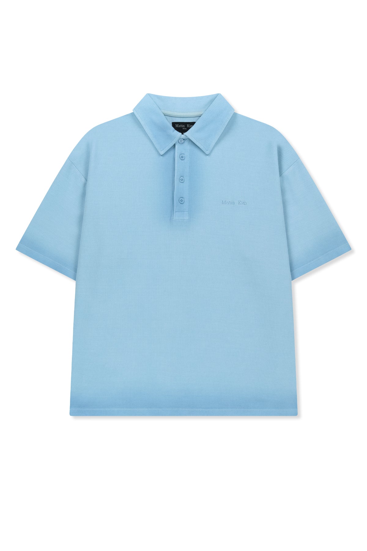 Áo sơ mi nam với cổ polo và logo Matin Kim, tay ráp, màu xanh.