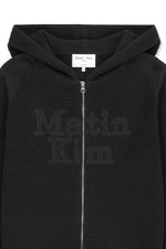 Áo sơ mi unisex màu charcoal có mũ trùm, khóa kéo giữa trước, tay dài, dáng regular dài đến hông.