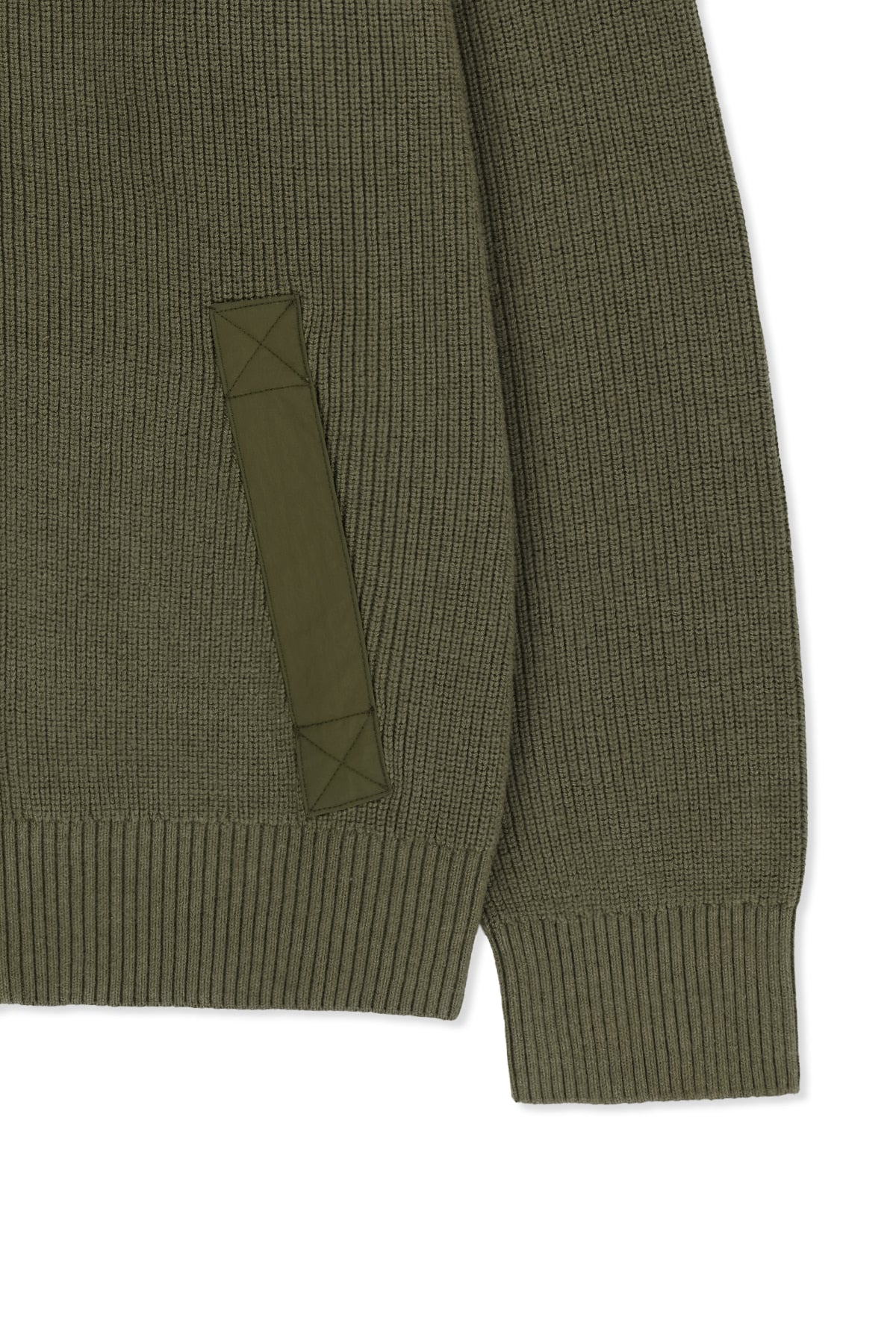 Áo sơ mi nam cotton màu khaki, tay dài, cổ tròn, có chữ ở lưng trên và hai túi hông.