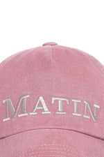 Nón bóng chày unisex màu hồng, vành cong, logo Matin Kim thêu ở mặt trước, dây strapback điều chỉnh được.