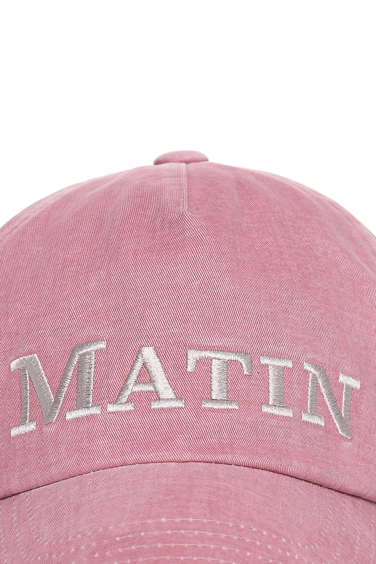 Nón bóng chày unisex màu hồng, vành cong, logo Matin Kim thêu ở mặt trước, dây strapback điều chỉnh được.