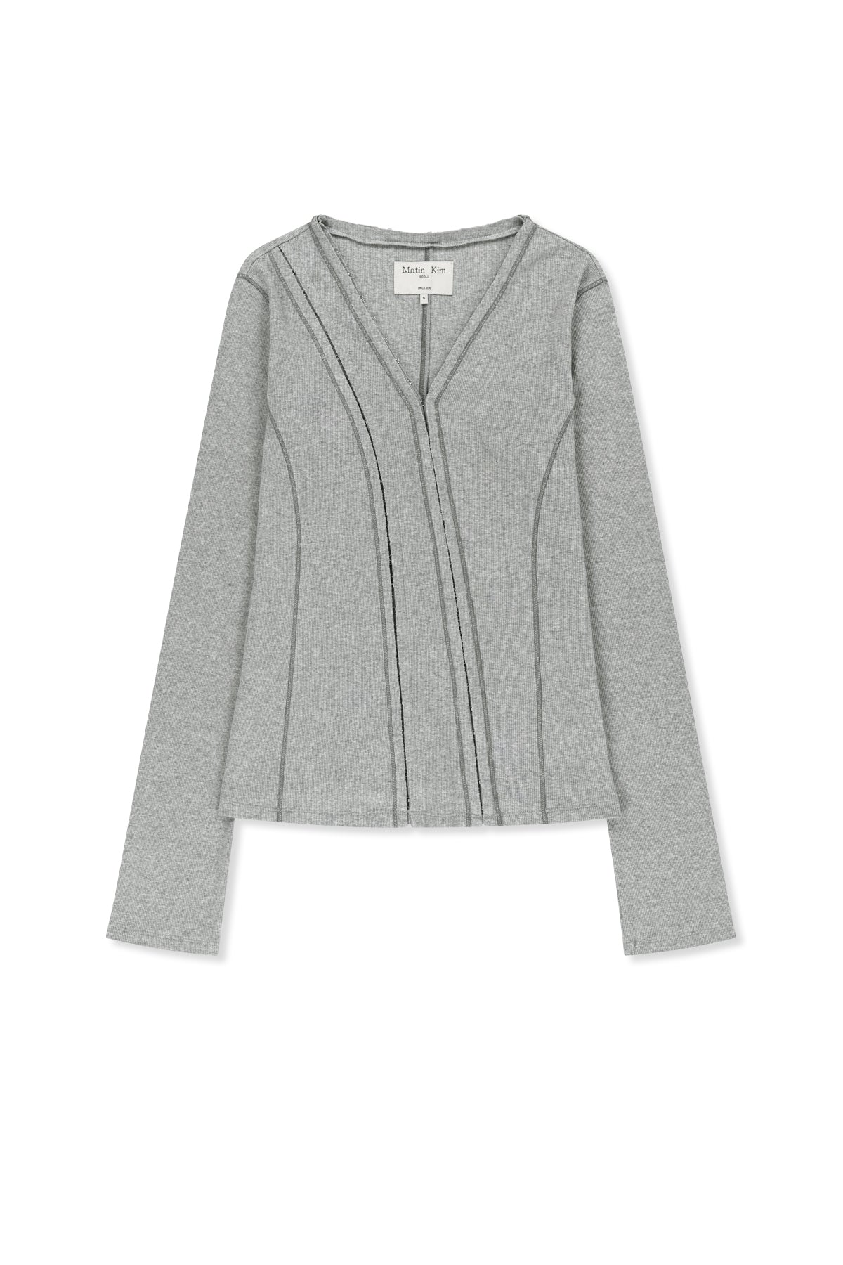 Áo blouse nữ cotton màu xám, cổ chữ V, tay dài ôm, phom slim fit dài đến eo.