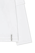 Áo blouse nữ cotton màu trắng, cổ tròn, tay dài, dáng regular dài đến hông, thiết kế khoét lưng.