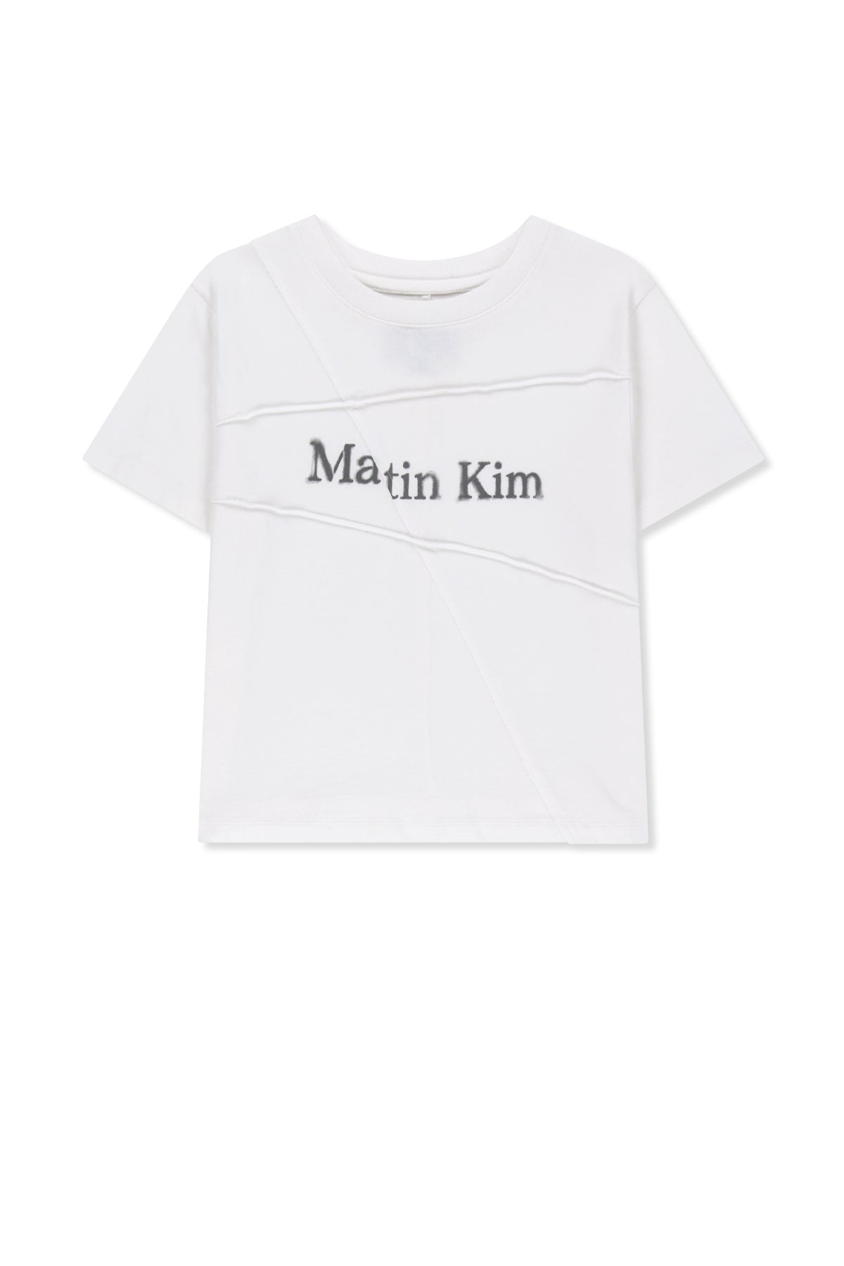 Áo cropped nữ với thiết kế cắt chéo và logo Matin Kim, chất liệu cotton mềm mại, kiểu dáng ôm sát.