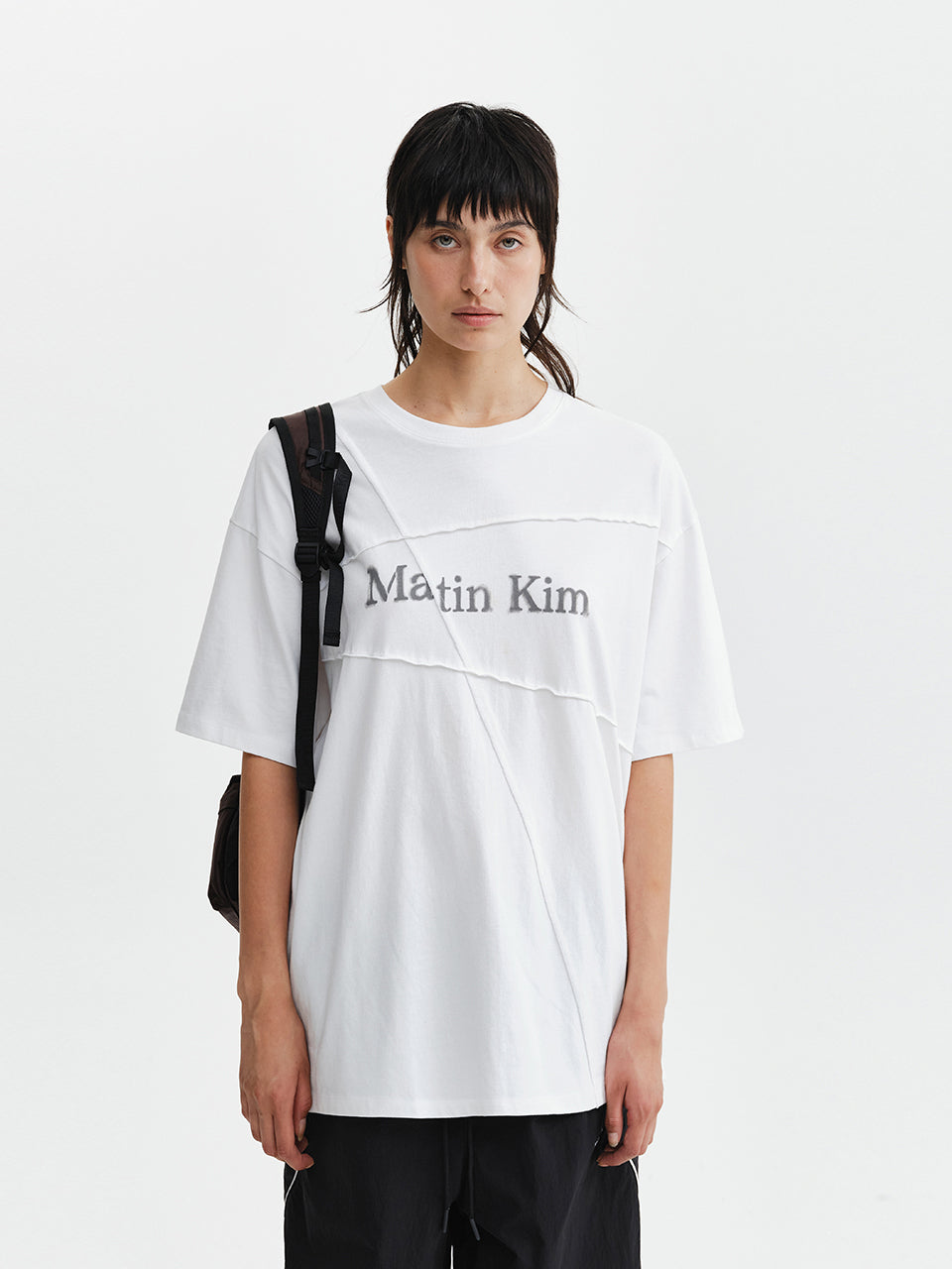 Áo Thời Trang Unisex Matin Kim Diagonal Cut Logo Top - White