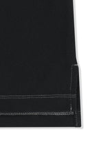 Áo sơ mi nam cotton tay dài, cổ sơ mi, kẻ sọc và chữ in giữa trước, dáng thoải mái dài đến hông.